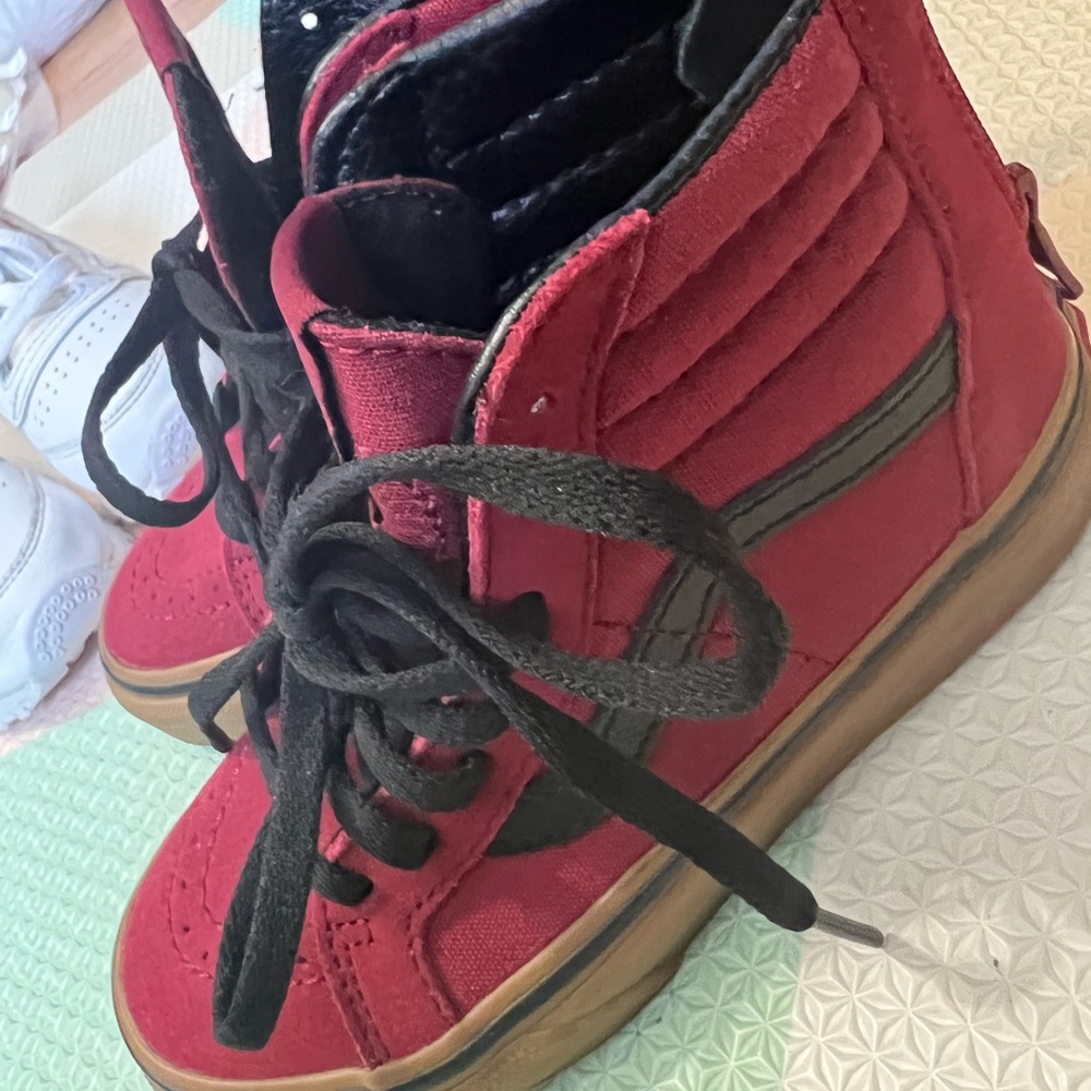 Little boys vans old skool sz 11.0